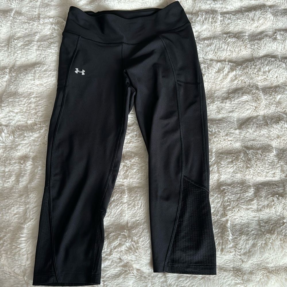 Under Armour Black Capri Active Leggings